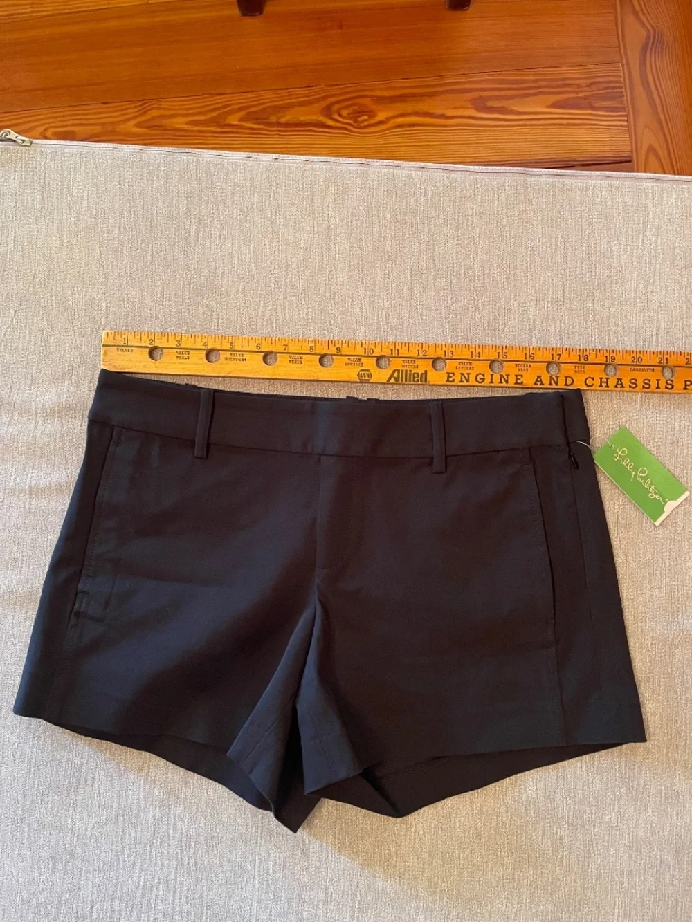 Lilly Pulitzer Women's Mini Shorts Sloane Black Side Zip Size 12 NWT! - Picture 3 of 10